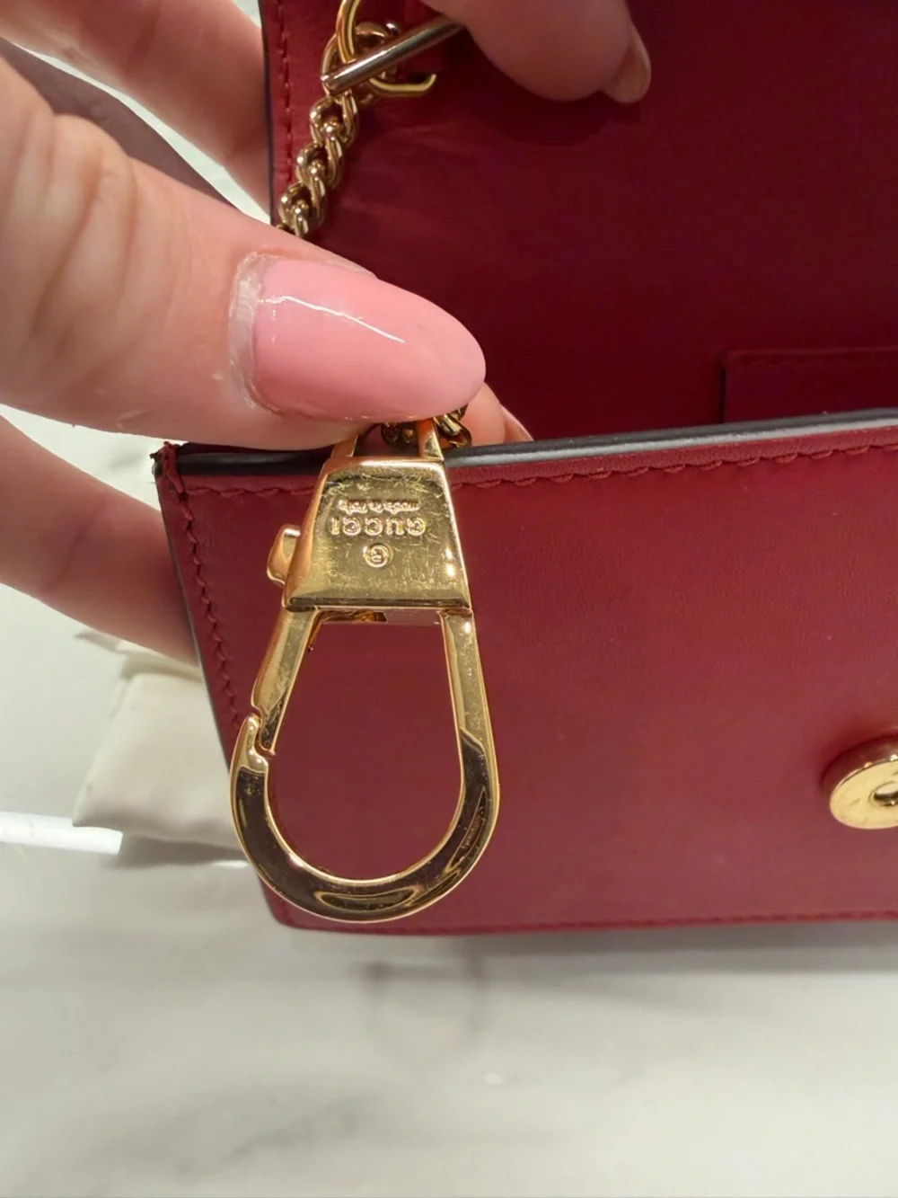 Gucci Red and Black Leather Shoulder Bag with Gold Chain Hardware - Picture 4 of 6